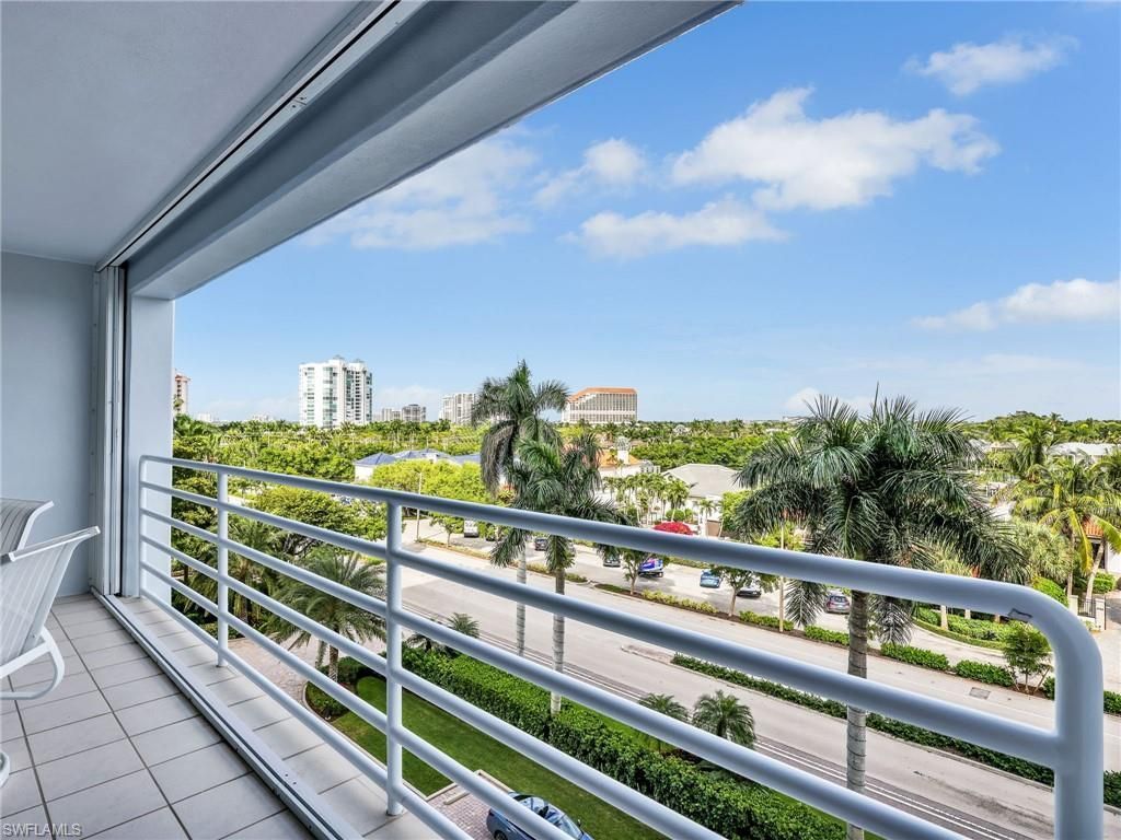 4751 Gulf Shore Blvd N, Unit 602, Naples, FL 34103 Photo