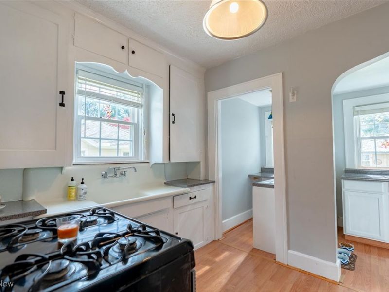 1030 Sunset Drive, Alliance, OH 44601 Photo 10