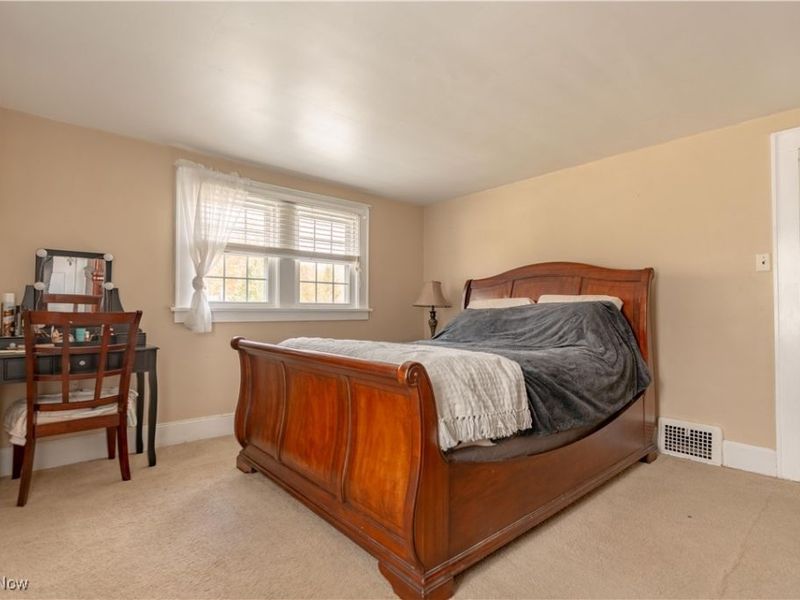 1030 Sunset Drive, Alliance, OH 44601 Photo 18