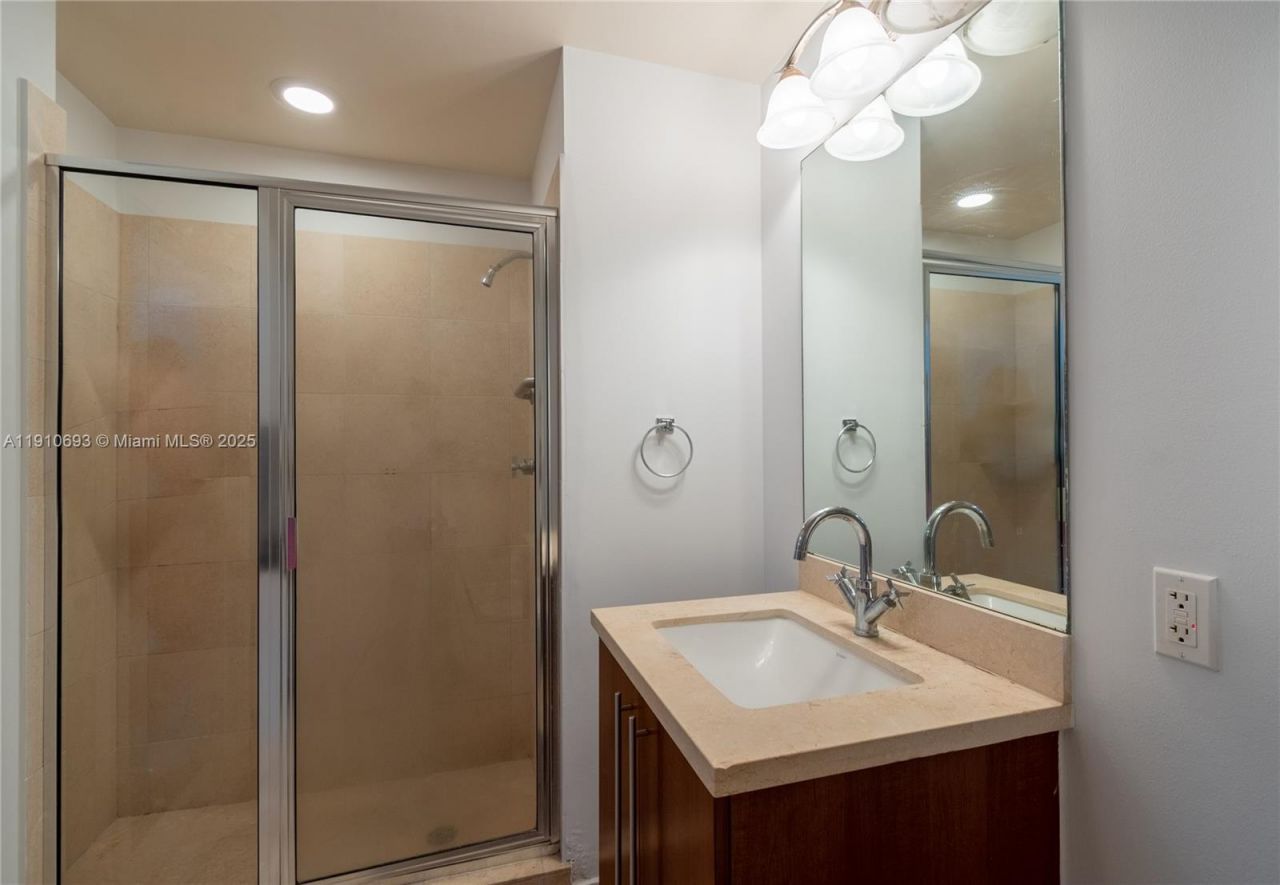 79 SW 12th St, Unit 1002-S, Miami, FL 33130 Photo