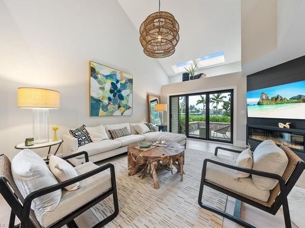 569 Park Shore DR, Unit G5, NAPLES, FL 34103