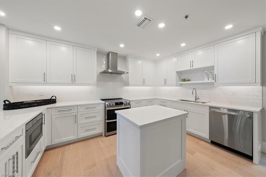 569 Park Shore Dr, Unit G5, Naples, FL 34103 Photo