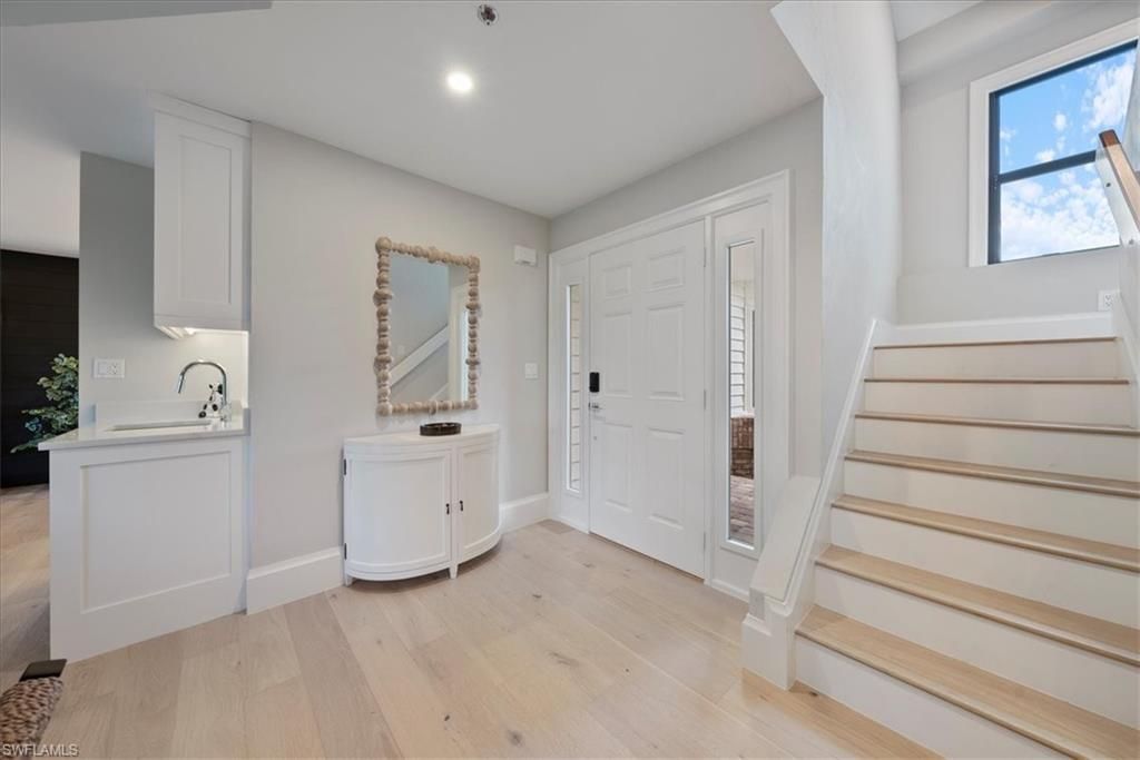 569 Park Shore Dr, Unit G5, Naples, FL 34103 Photo