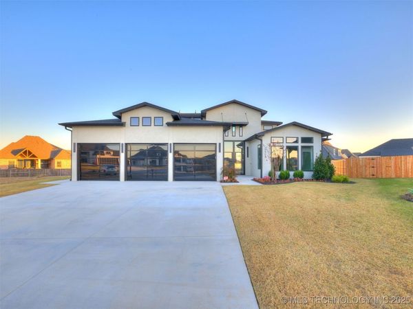 5908 E 126th Street S, Bixby, OK 74008