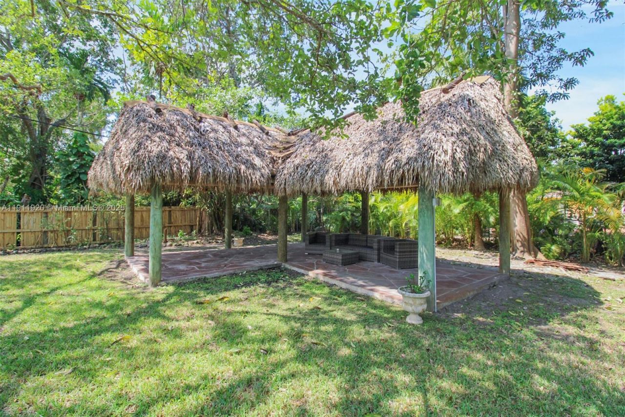 6900 SW 104th St, Pinecrest, FL 33156 Photo