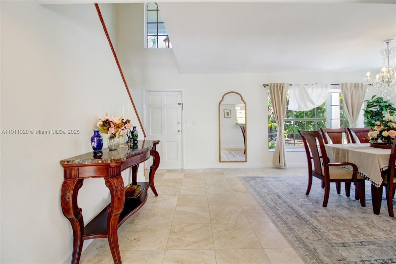 6900 SW 104th St, Pinecrest, FL 33156 Photo