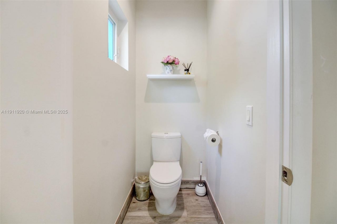 6900 SW 104th St, Pinecrest, FL 33156 Photo