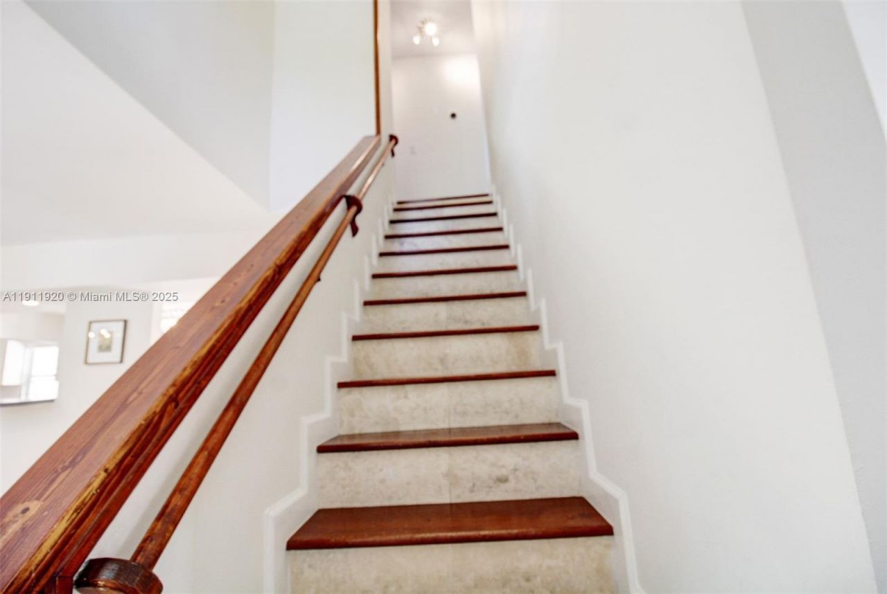 6900 SW 104th St, Pinecrest, FL 33156 Photo