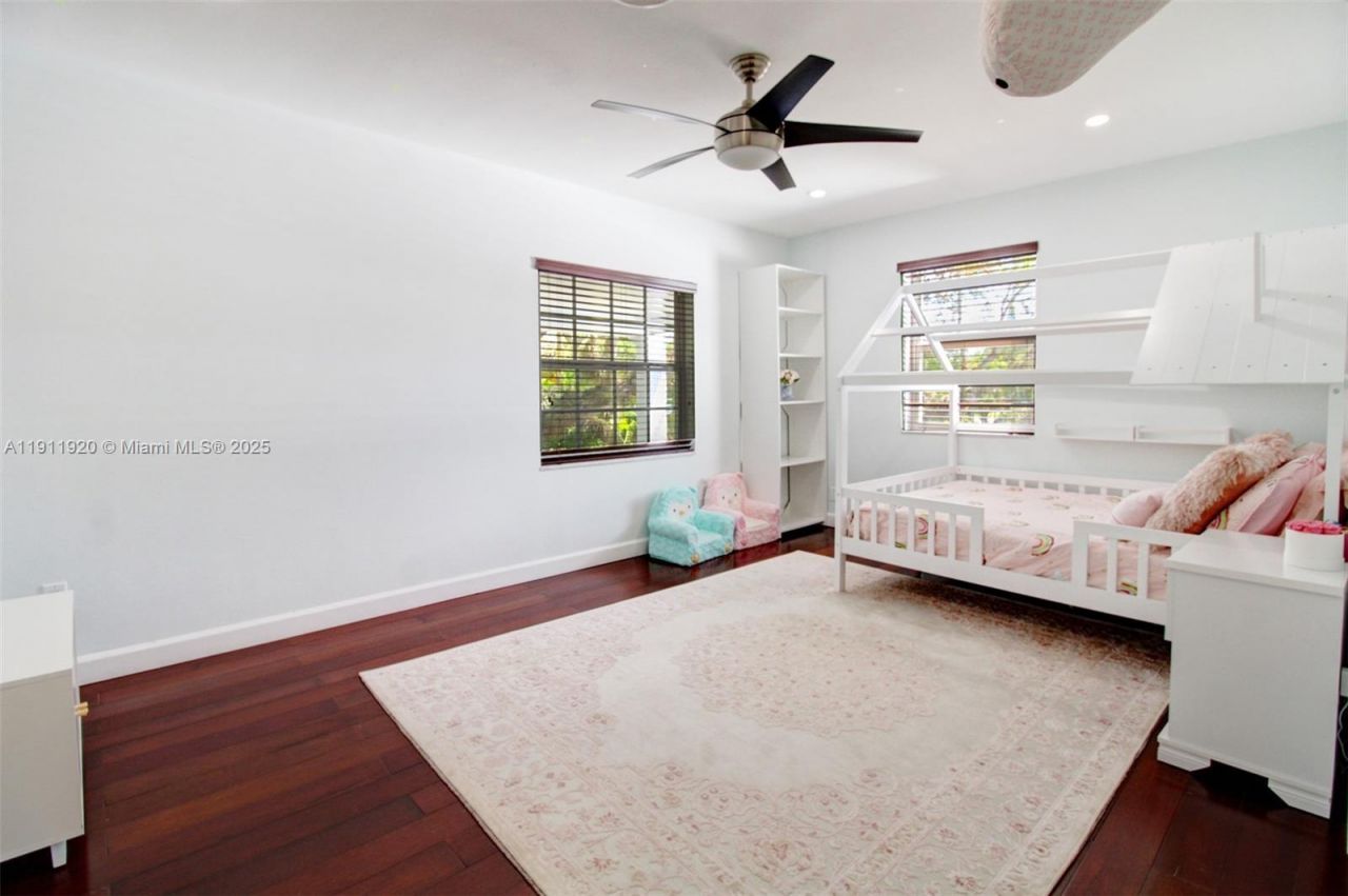 6900 SW 104th St, Pinecrest, FL 33156 Photo