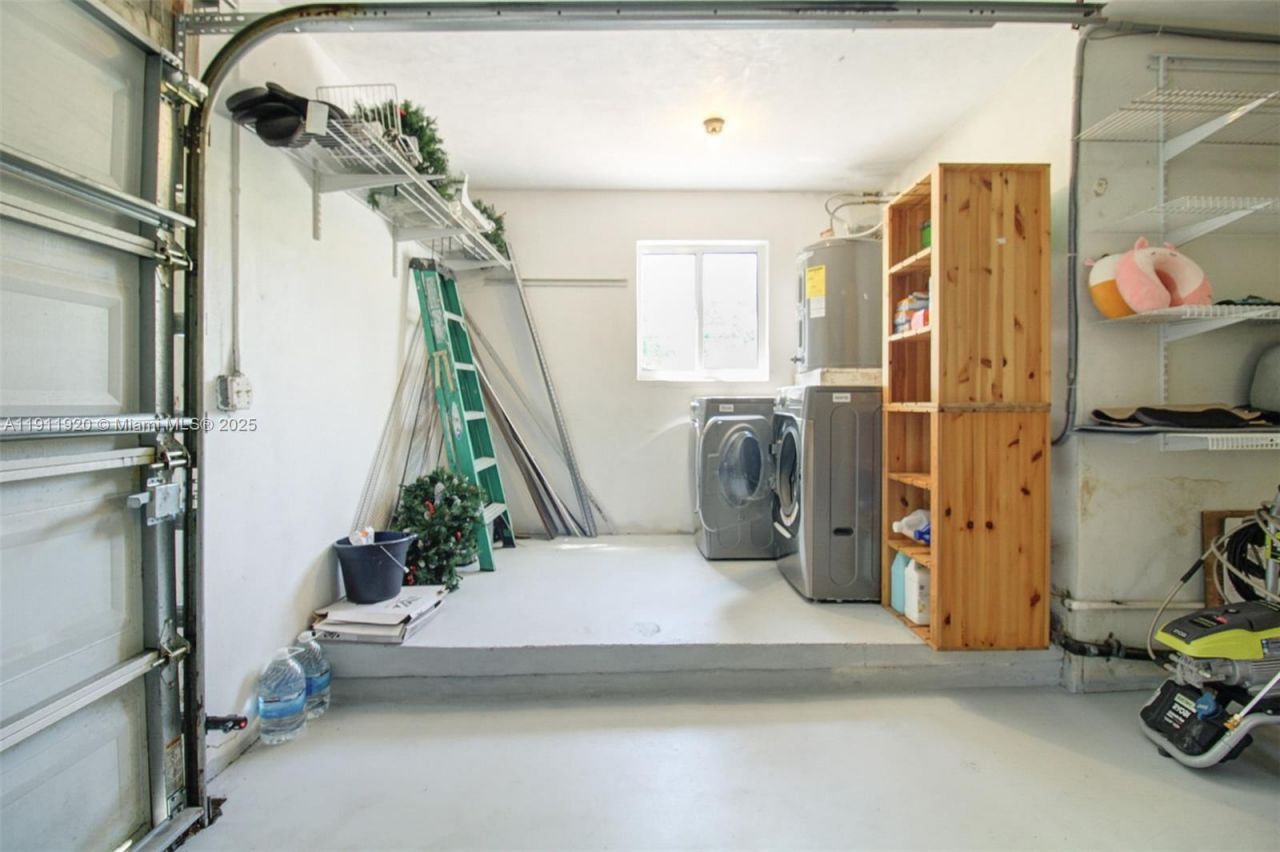 6900 SW 104th St, Pinecrest, FL 33156 Photo