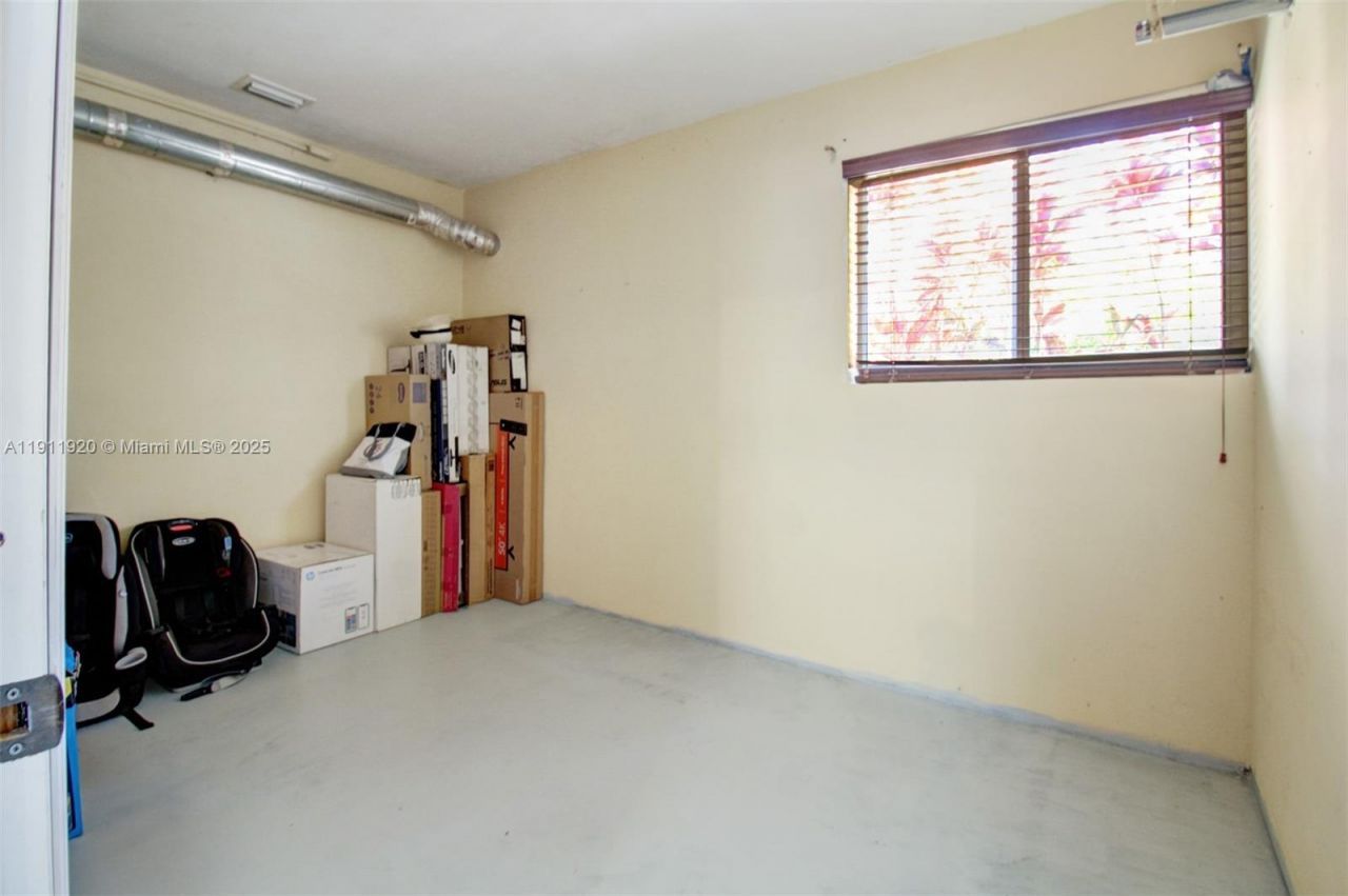 6900 SW 104th St, Pinecrest, FL 33156 Photo