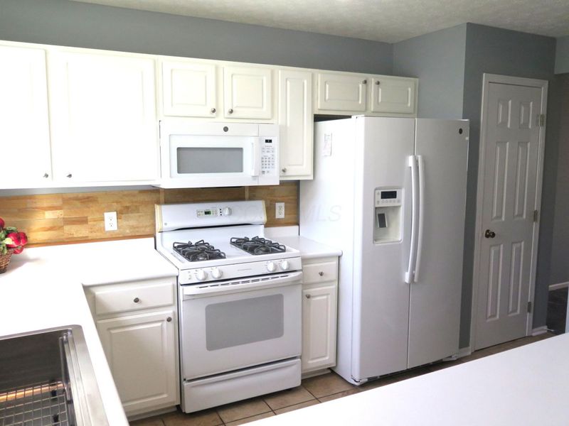 2487 Rosecrest Street, Grove City, OH 43123 Photo 18