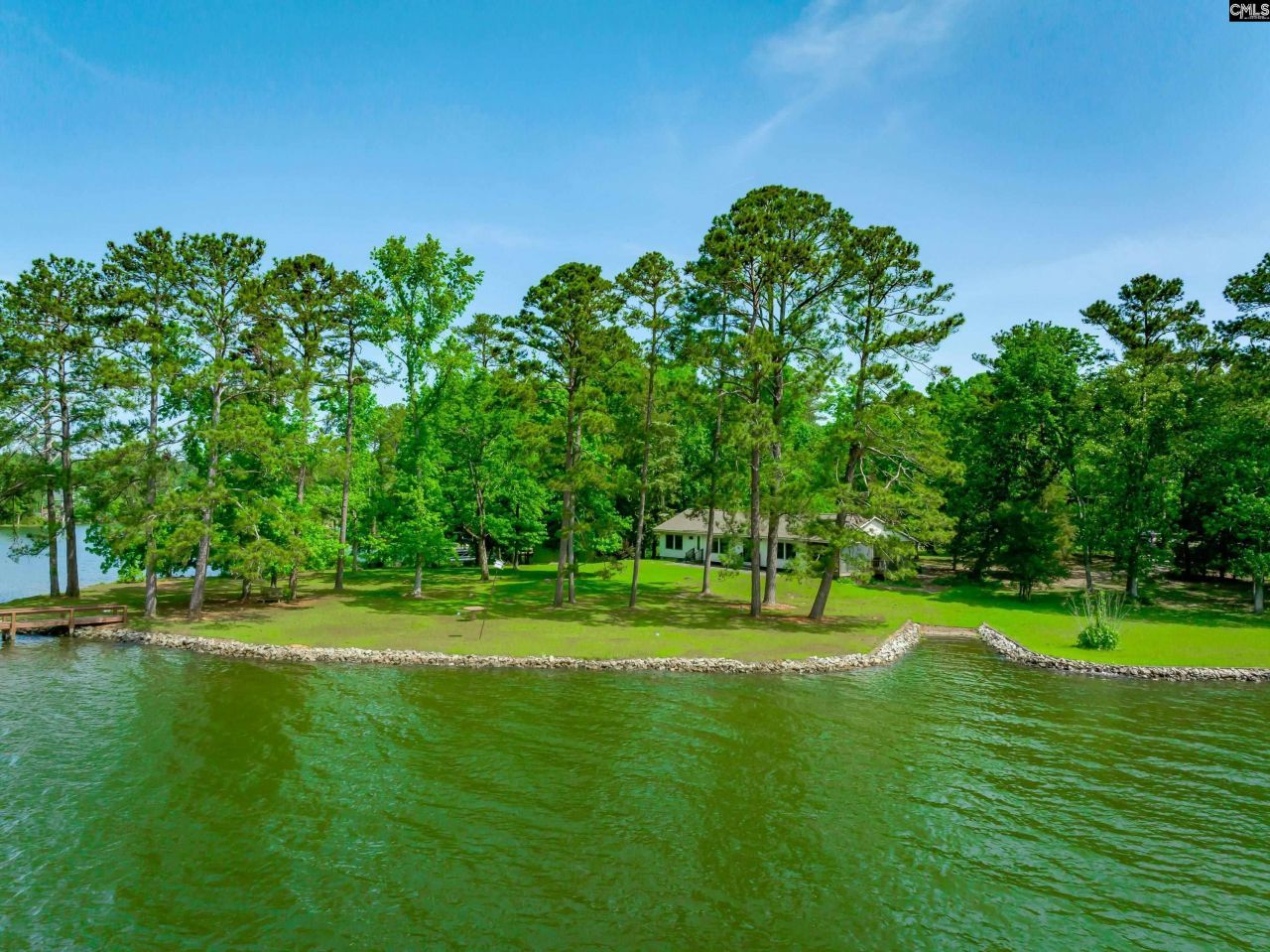 748 Crystal Lake Circle  Photo 22