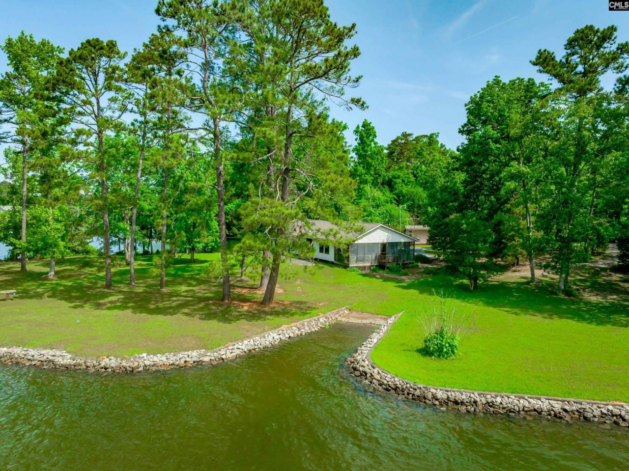 748 Crystal Lake Circle  Photo 23