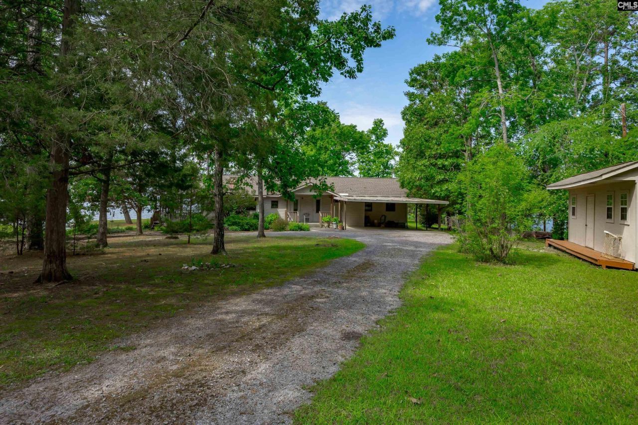 748 Crystal Lake Circle  Photo 32