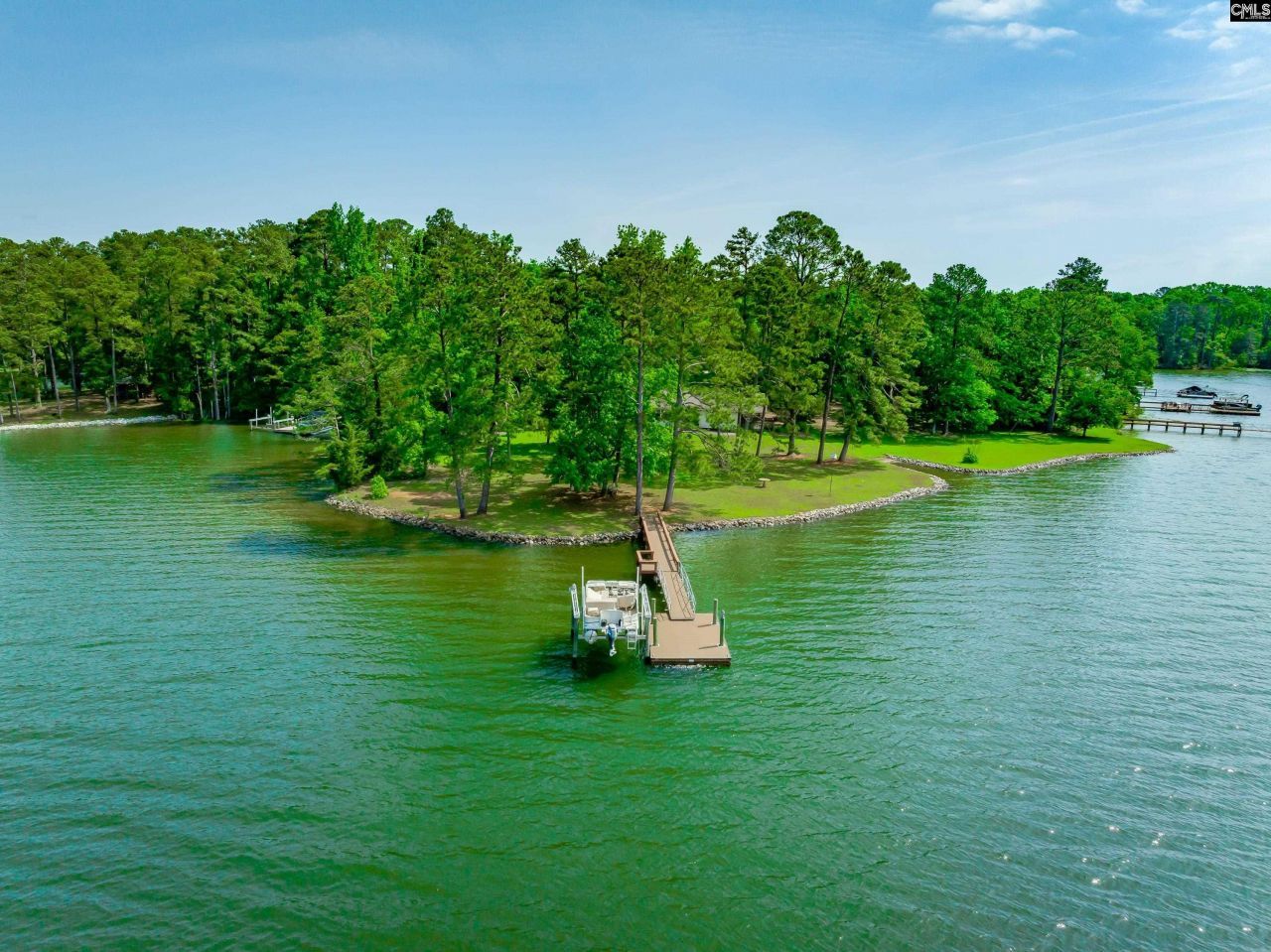 748 Crystal Lake Circle  Photo 5