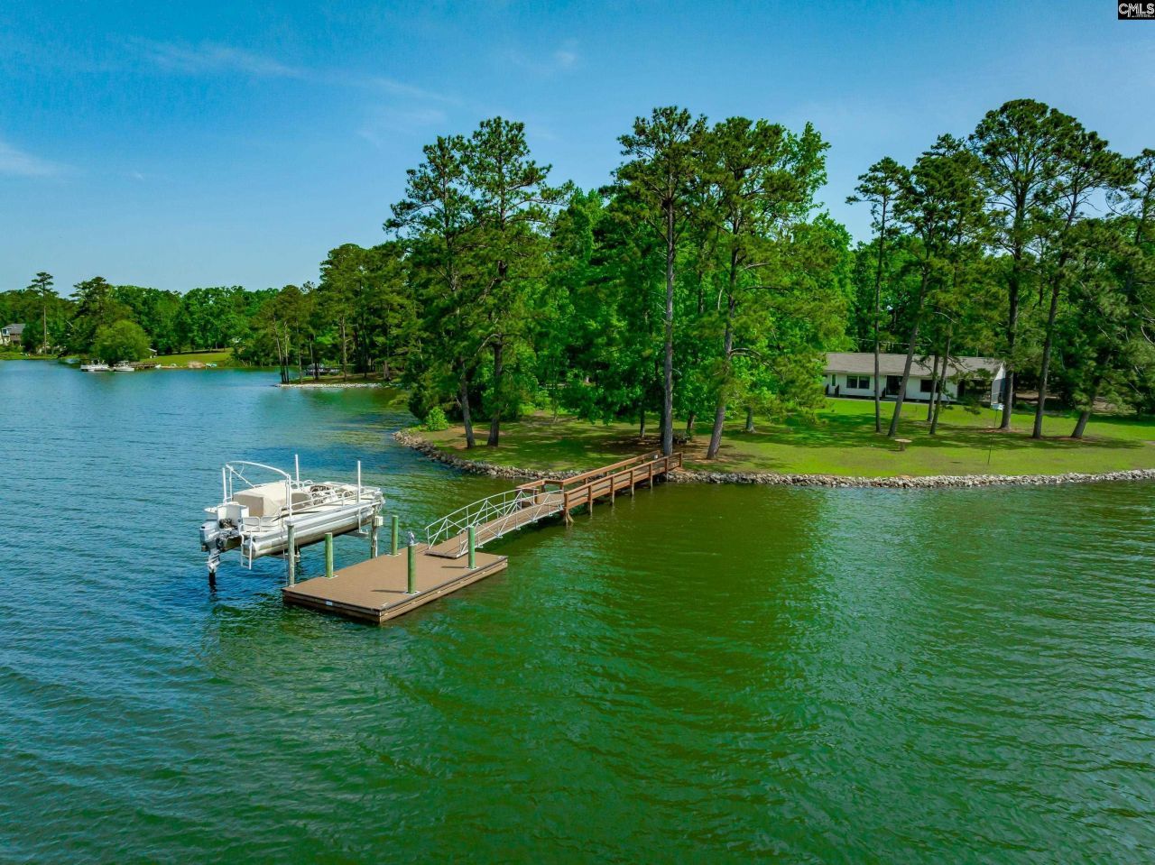 748 Crystal Lake Circle  Photo 7