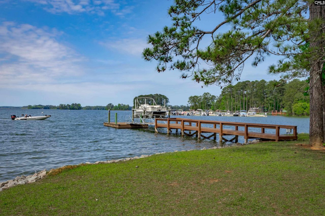 748 Crystal Lake Circle  Photo 9