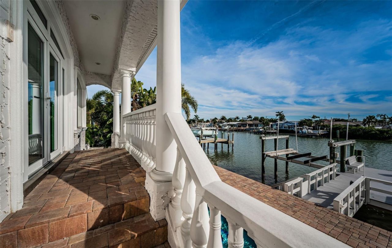 7942 3rd Avenue S, Saint Petersburg, FL 33707 Photo