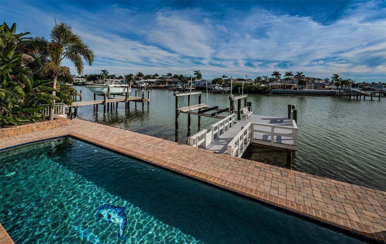 7942 3rd Avenue S, Saint Petersburg, FL 33707 Photo