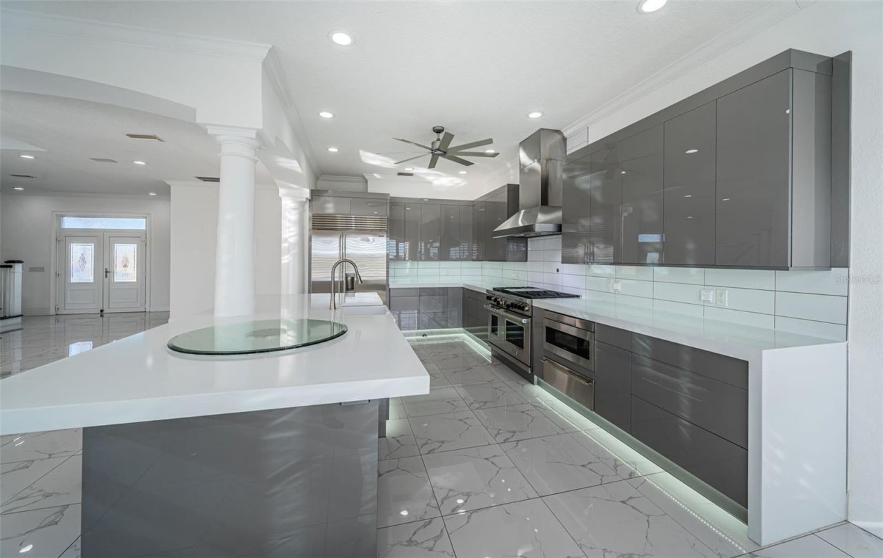 7942 3rd Avenue S, Saint Petersburg, FL 33707 Photo