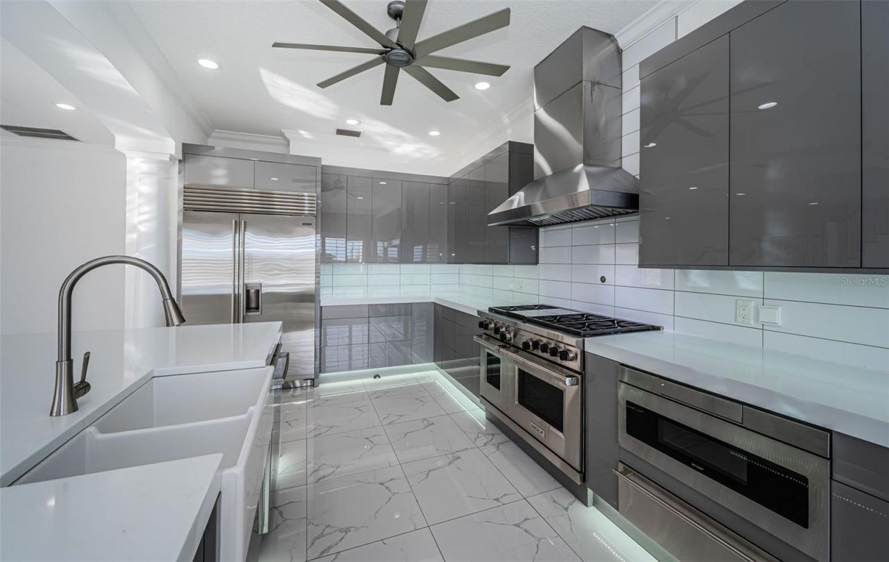 7942 3rd Avenue S, Saint Petersburg, FL 33707 Photo