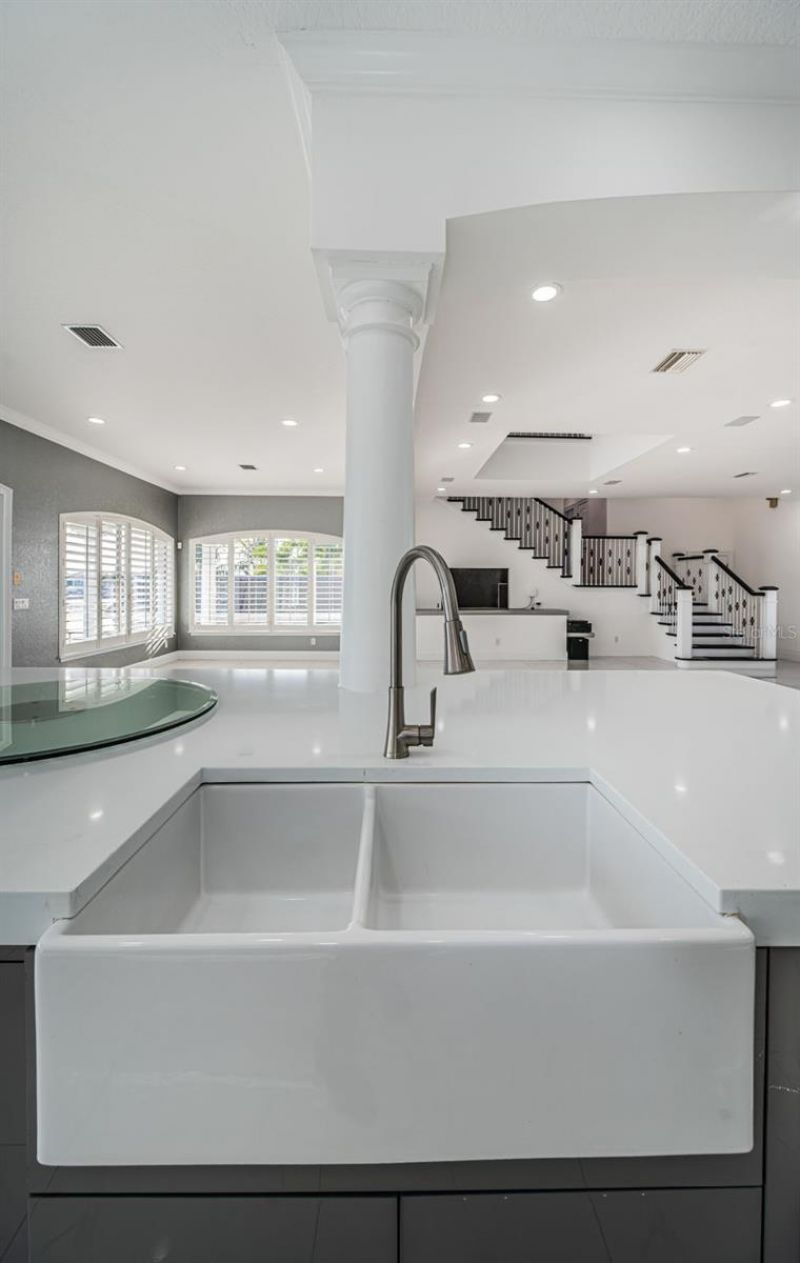 7942 3rd Avenue S, Saint Petersburg, FL 33707 Photo