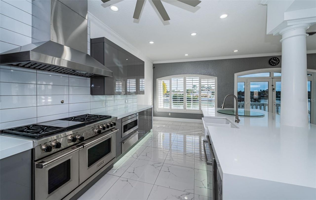 7942 3rd Avenue S, Saint Petersburg, FL 33707 Photo