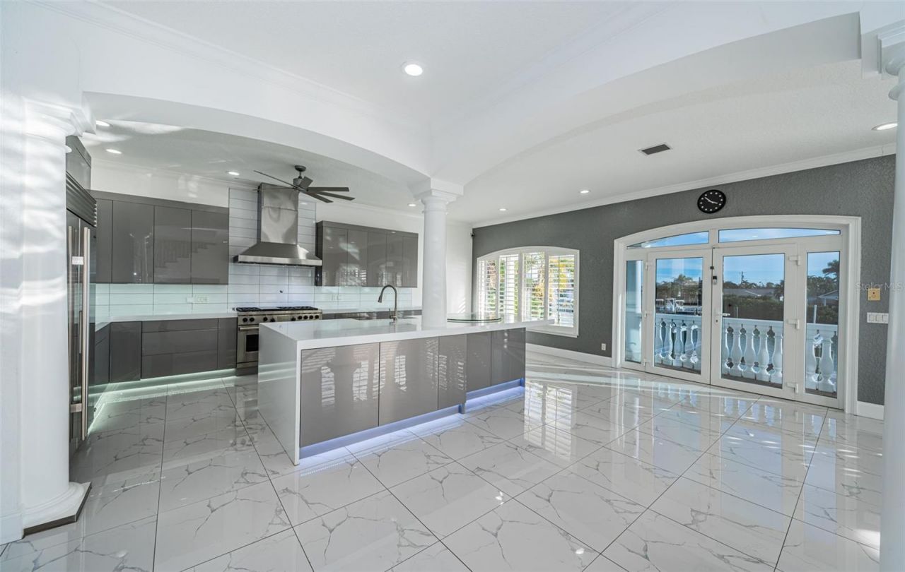 7942 3rd Avenue S, Saint Petersburg, FL 33707 Photo