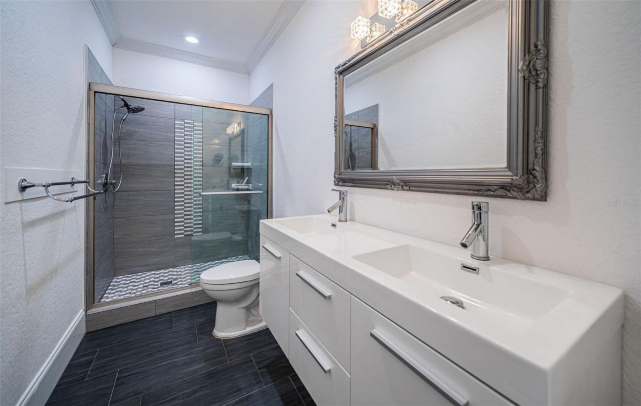 7942 3rd Avenue S, Saint Petersburg, FL 33707 Photo