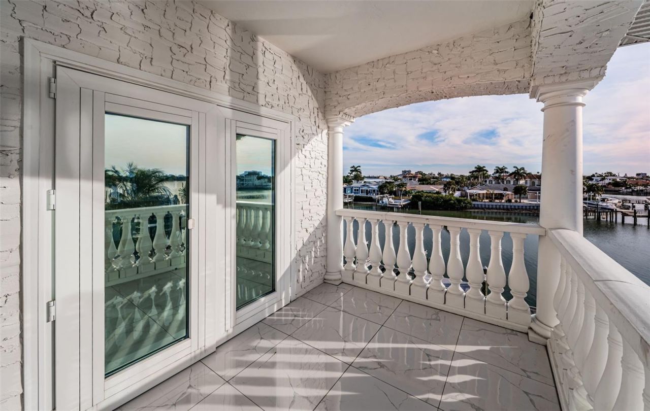 7942 3rd Avenue S, Saint Petersburg, FL 33707 Photo