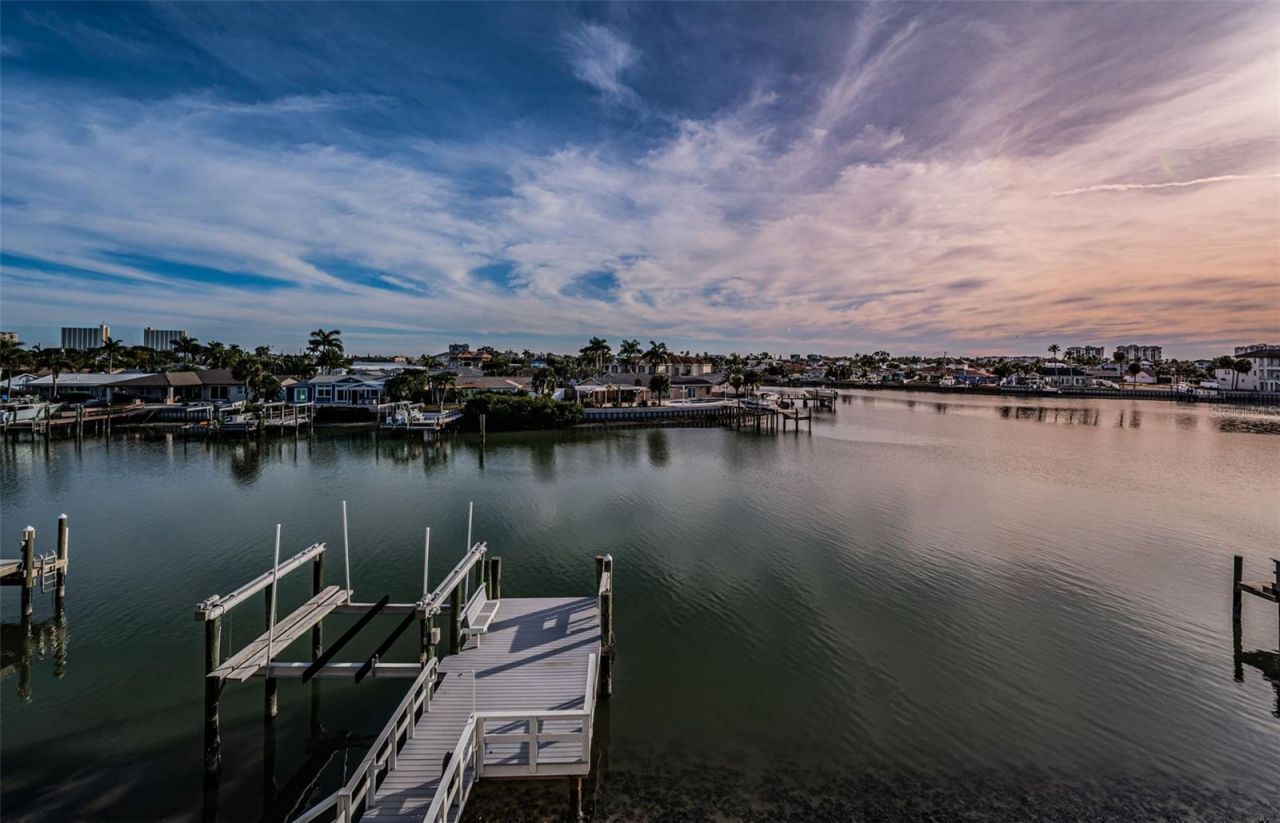 7942 3rd Avenue S, Saint Petersburg, FL 33707 Photo