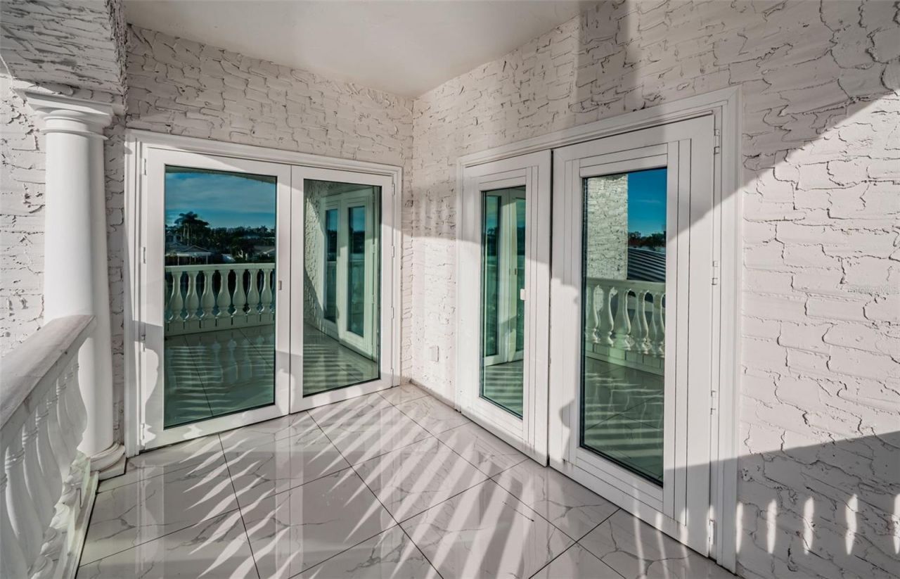 7942 3rd Avenue S, Saint Petersburg, FL 33707 Photo