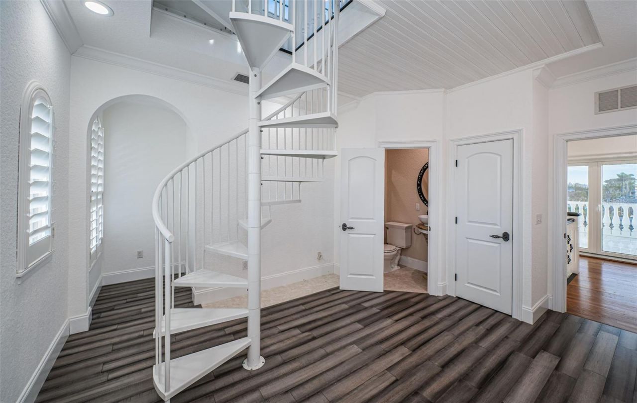 7942 3rd Avenue S, Saint Petersburg, FL 33707 Photo