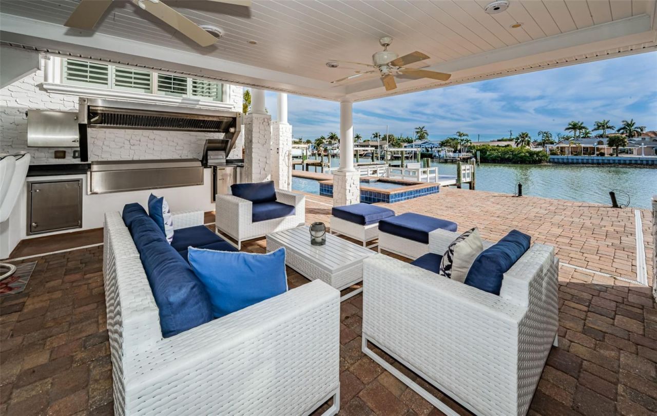 7942 3rd Avenue S, Saint Petersburg, FL 33707 Photo