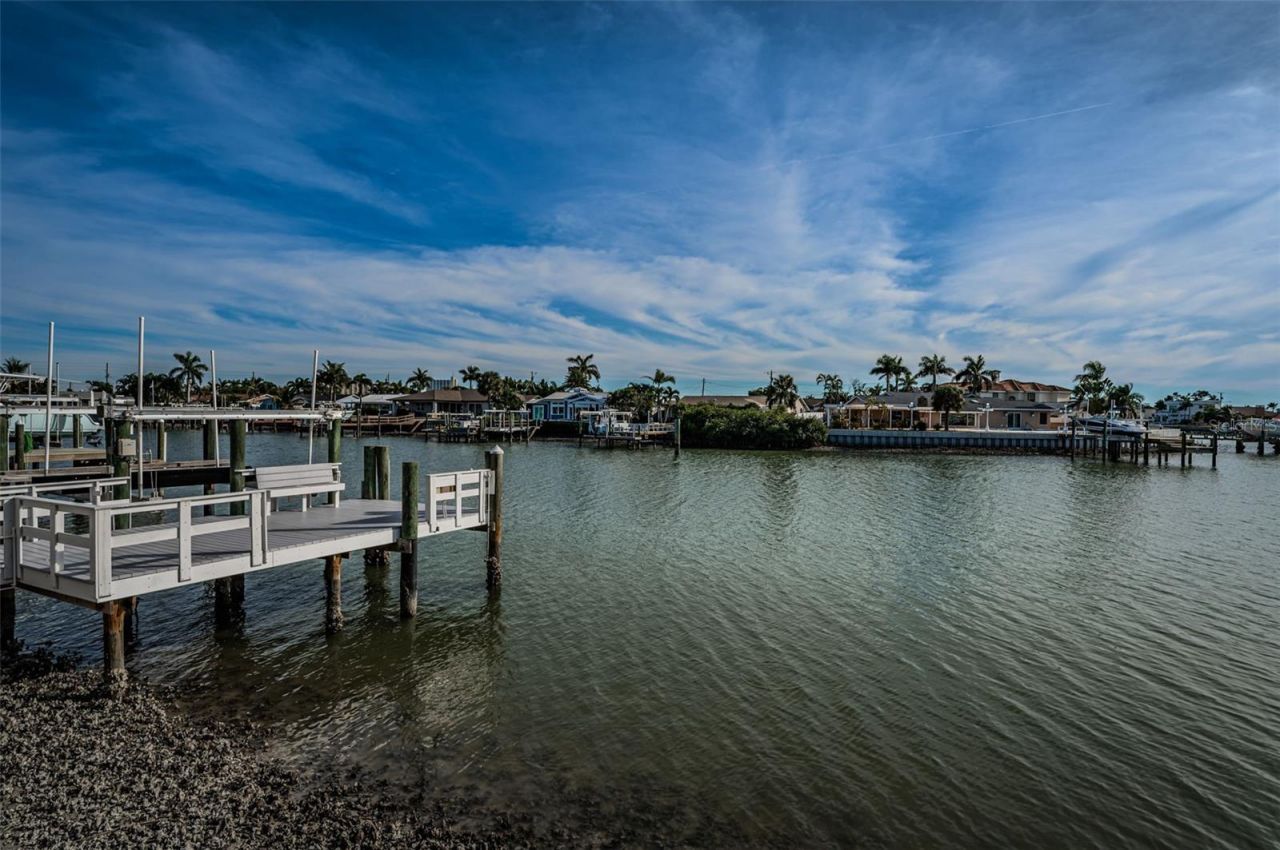 7942 3rd Avenue S, Saint Petersburg, FL 33707 Photo