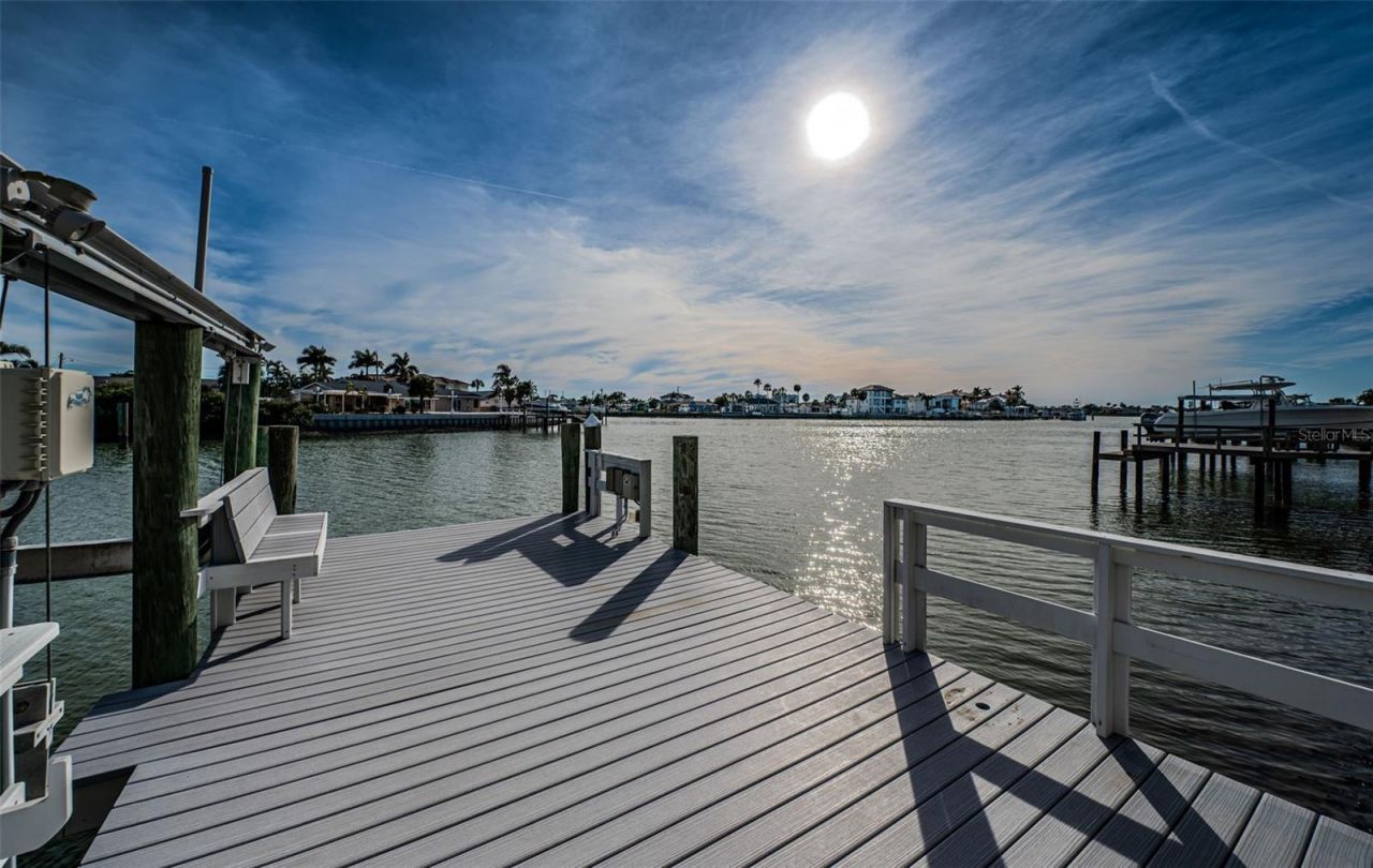 7942 3rd Avenue S, Saint Petersburg, FL 33707 Photo