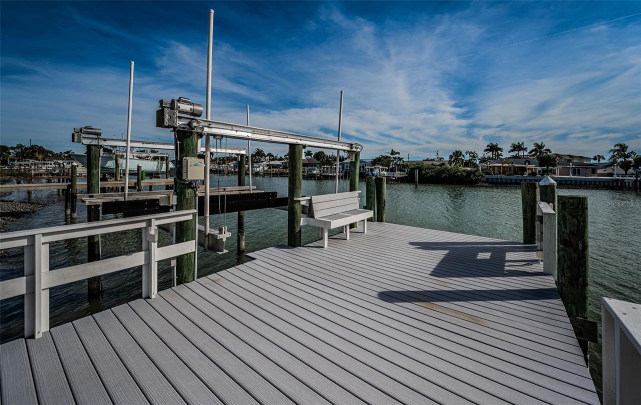 7942 3rd Avenue S, Saint Petersburg, FL 33707 Photo