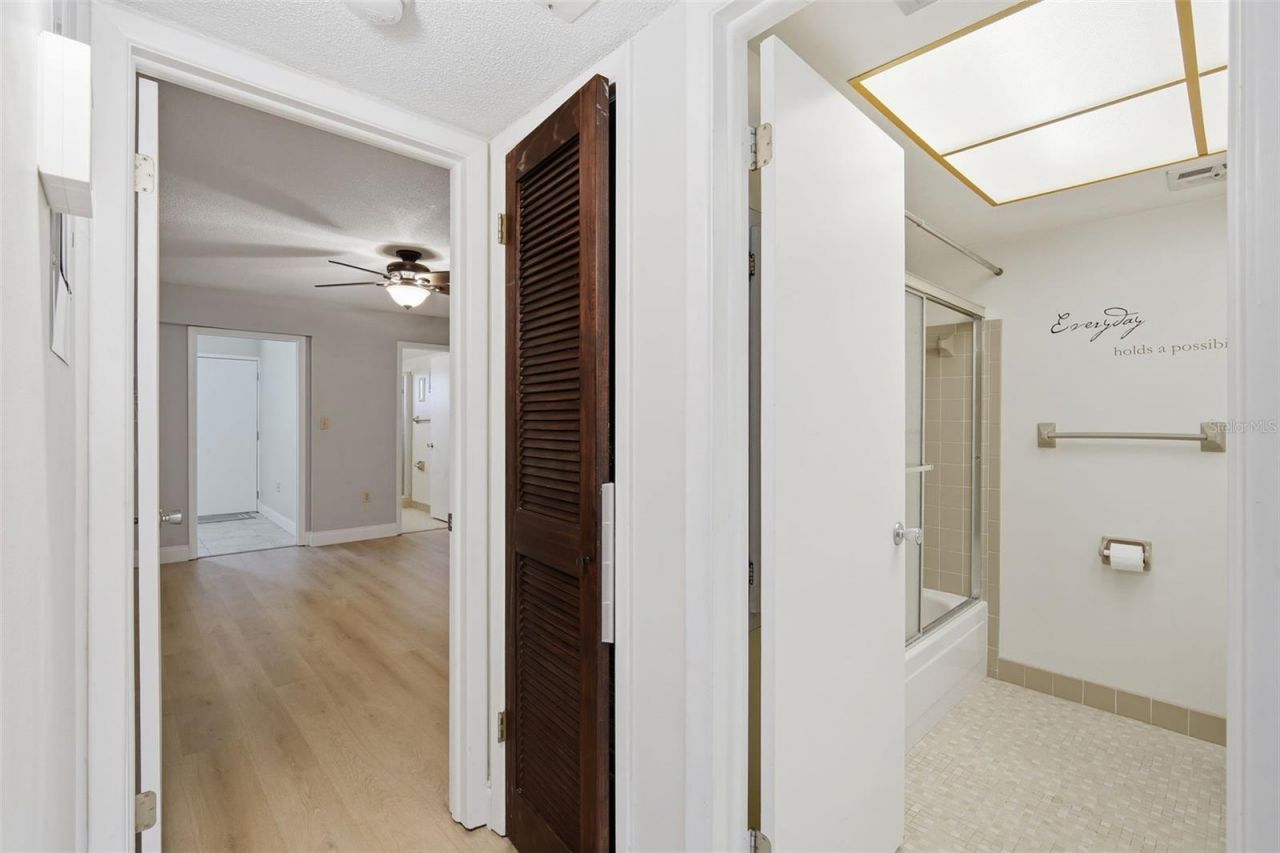 5865 37th Avenue N, Unit 19, Saint Petersburg, FL 33710 Photo