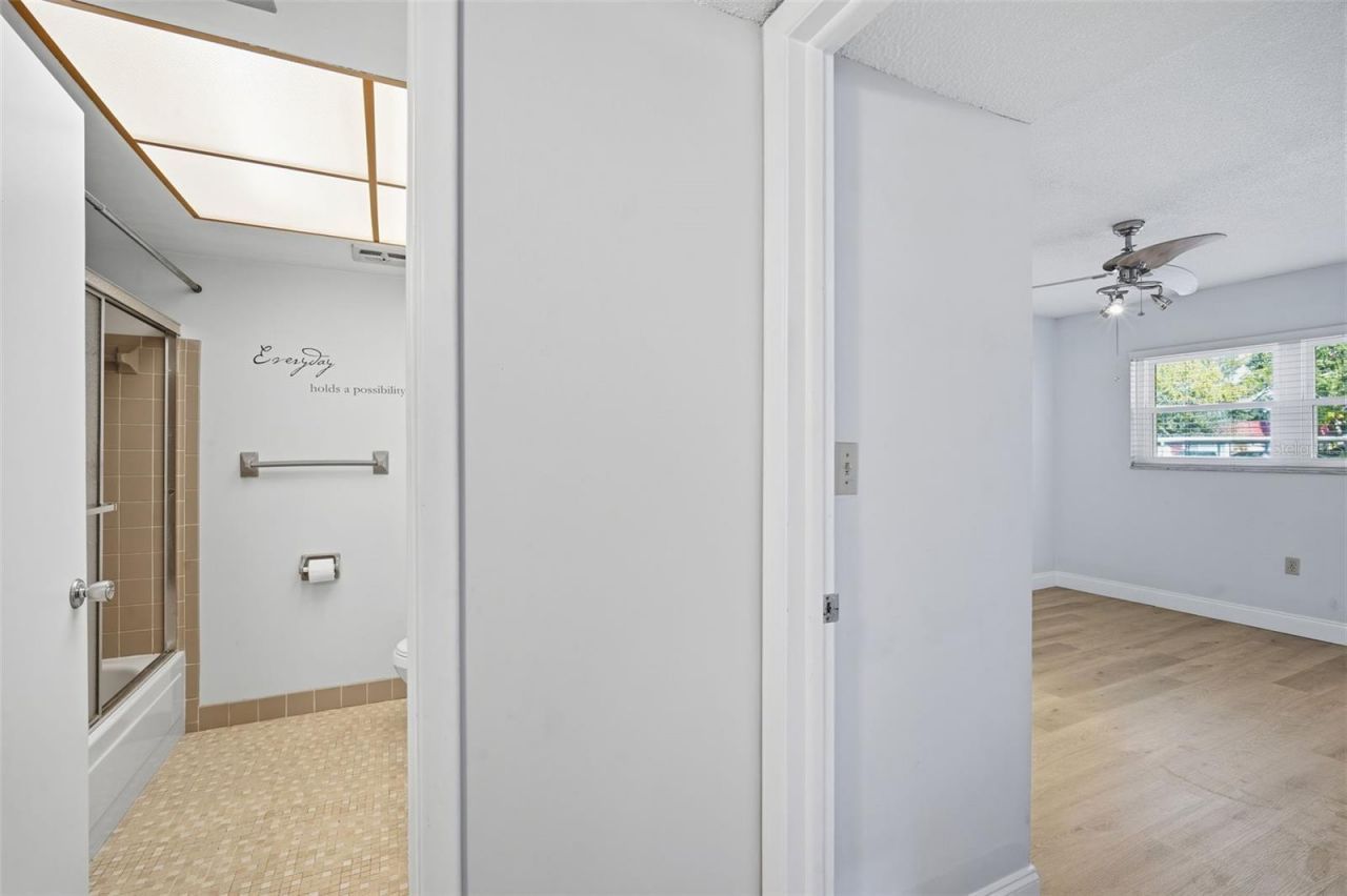 5865 37th Avenue N, Unit 19, Saint Petersburg, FL 33710 Photo