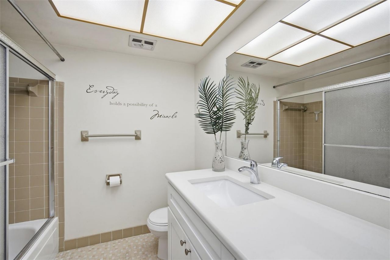 5865 37th Avenue N, Unit 19, Saint Petersburg, FL 33710 Photo