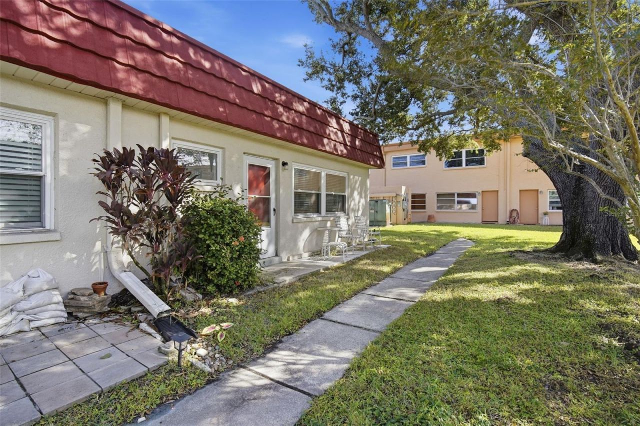 5865 37th Avenue N, Unit 19, Saint Petersburg, FL 33710 Photo