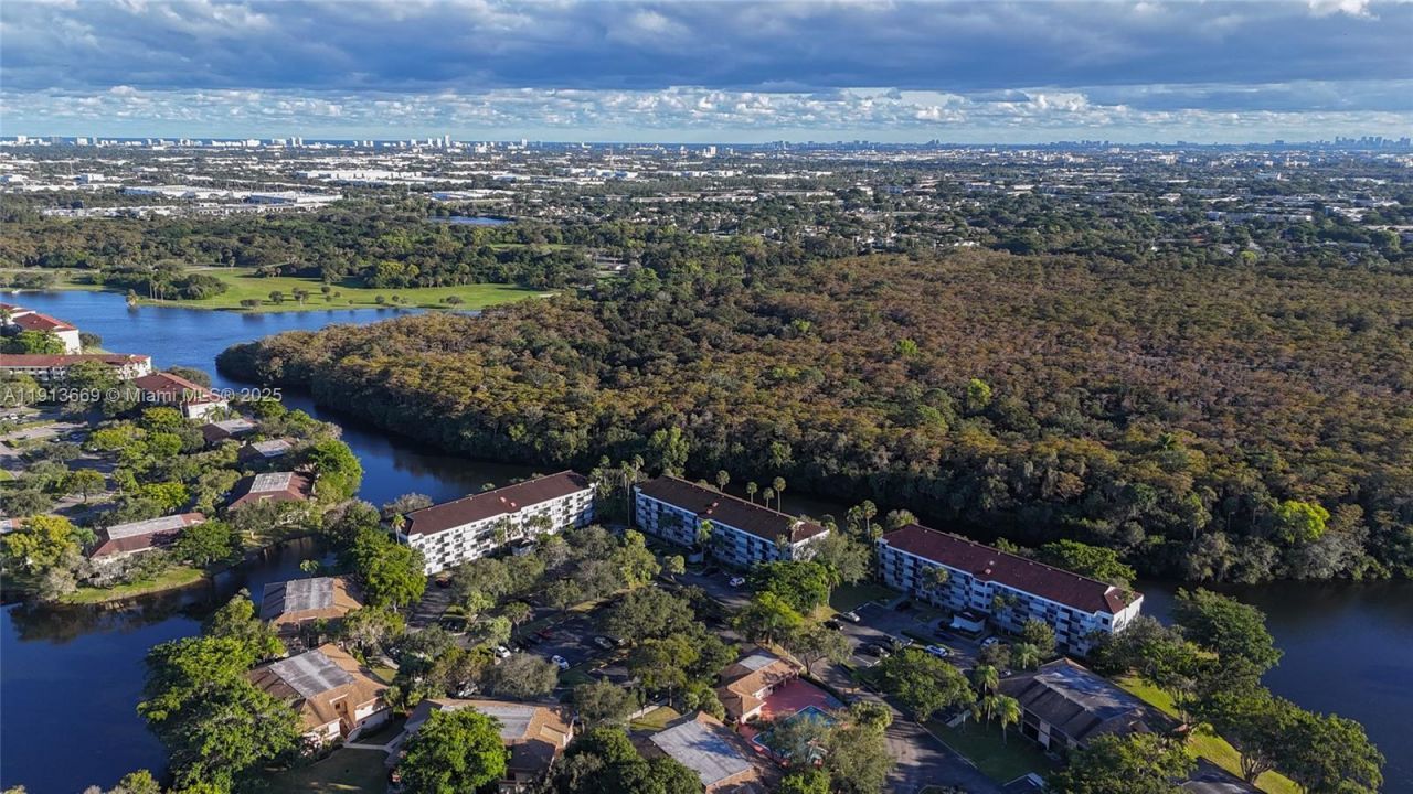 4133 S Carambola Cir S, Unit G203, Coconut Creek, FL 33066 Photo