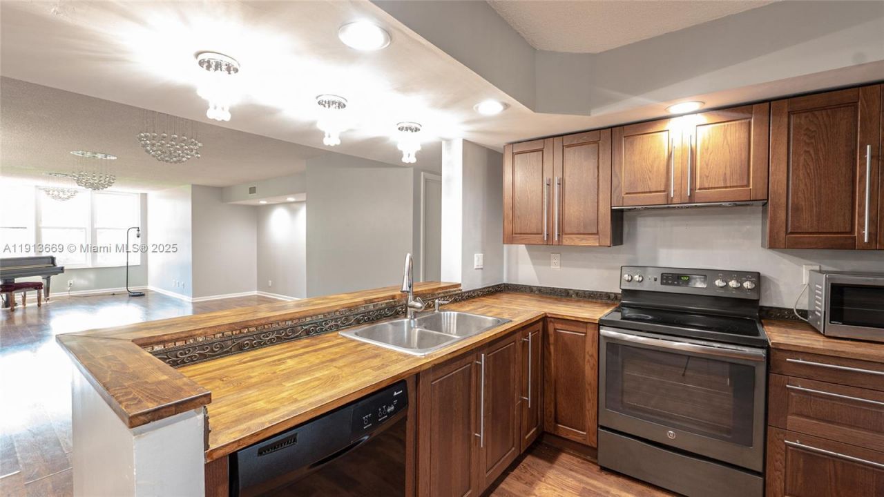 4133 S Carambola Cir S, Unit G203, Coconut Creek, FL 33066 Photo