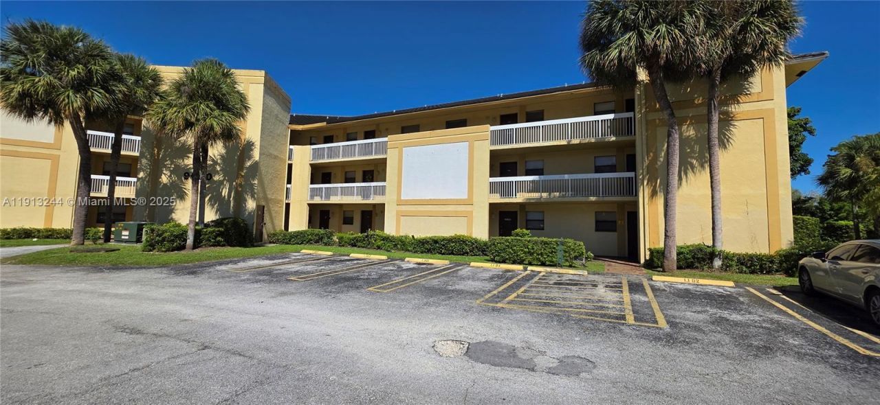 9000 NW 28th Dr, Unit 1-102, Coral Springs, FL 33065 Photo