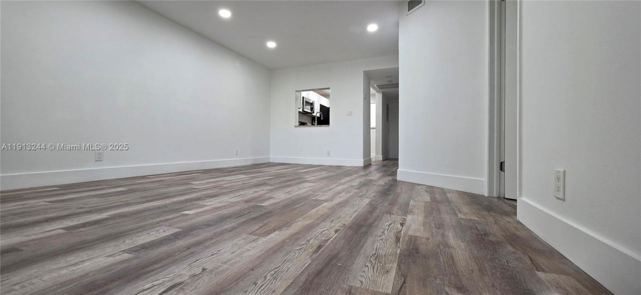 9000 NW 28th Dr, Unit 1-102, Coral Springs, FL 33065 Photo