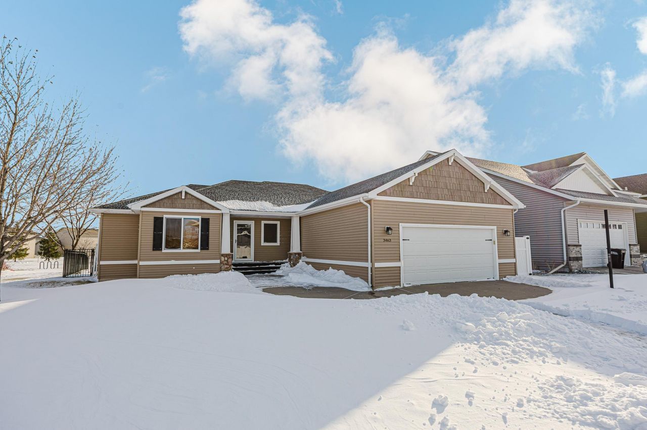 3463 Loberg Drive, West Fargo, ND 58078 Main Photo