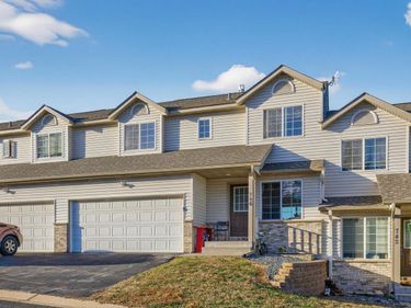 746 Baylee Place SW, Pine Island, MN 55963