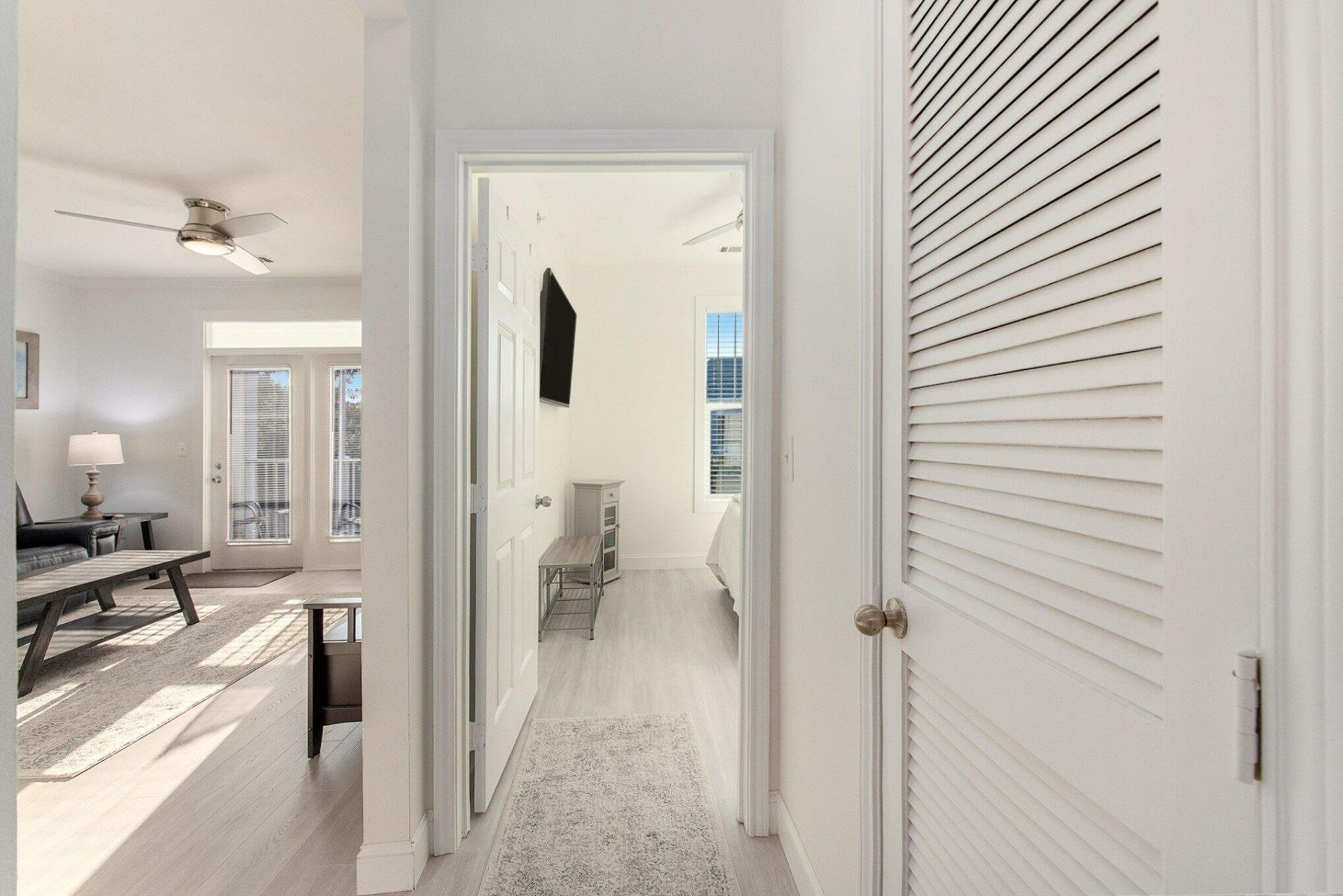 130 River Landing Drive Photo 9