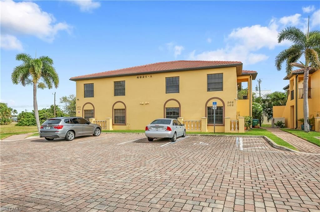4921 SW 16th Pl, Unit 201, Cape Coral, FL 33914 Photo
